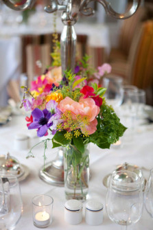 wedding-table-flowers-ideas-marlfield-house