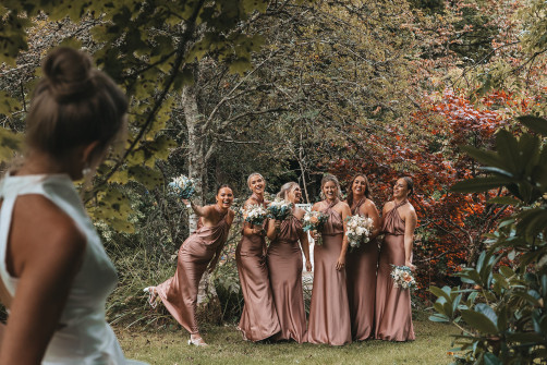 weddings-at-marlfield-house-bridesmaids-outdoor-venue