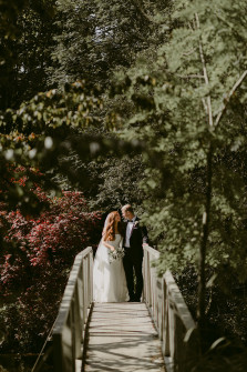 weddings-at-marlfield-house-bridge